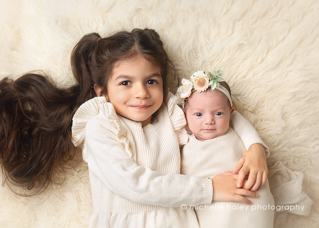 newborn baby and sibling photography